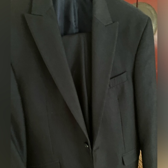Kenneth Cole Navy Suit - Picture 7 of 8